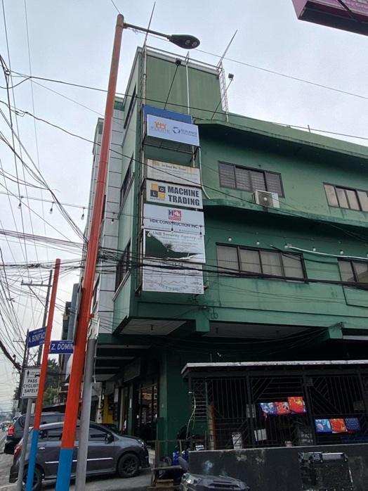 Larawan ng branch 3 ng 3